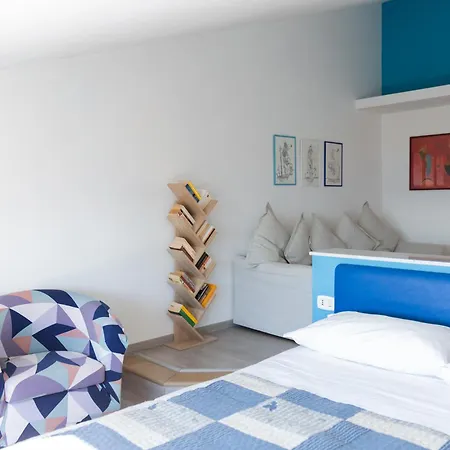 Palazzo Mirelli 4* Неаполь