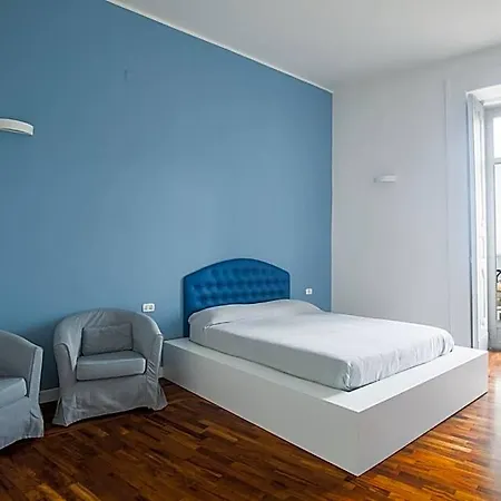 Palazzo Mirelli 4* نابولي
