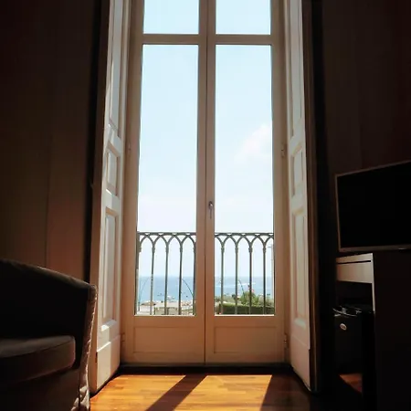 Palazzo Mirelli نابولي