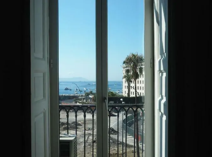 Palazzo Mirelli 4* نابولي