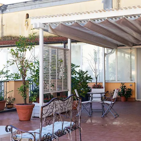Bed & Breakfast Palazzo Mirelli 4*